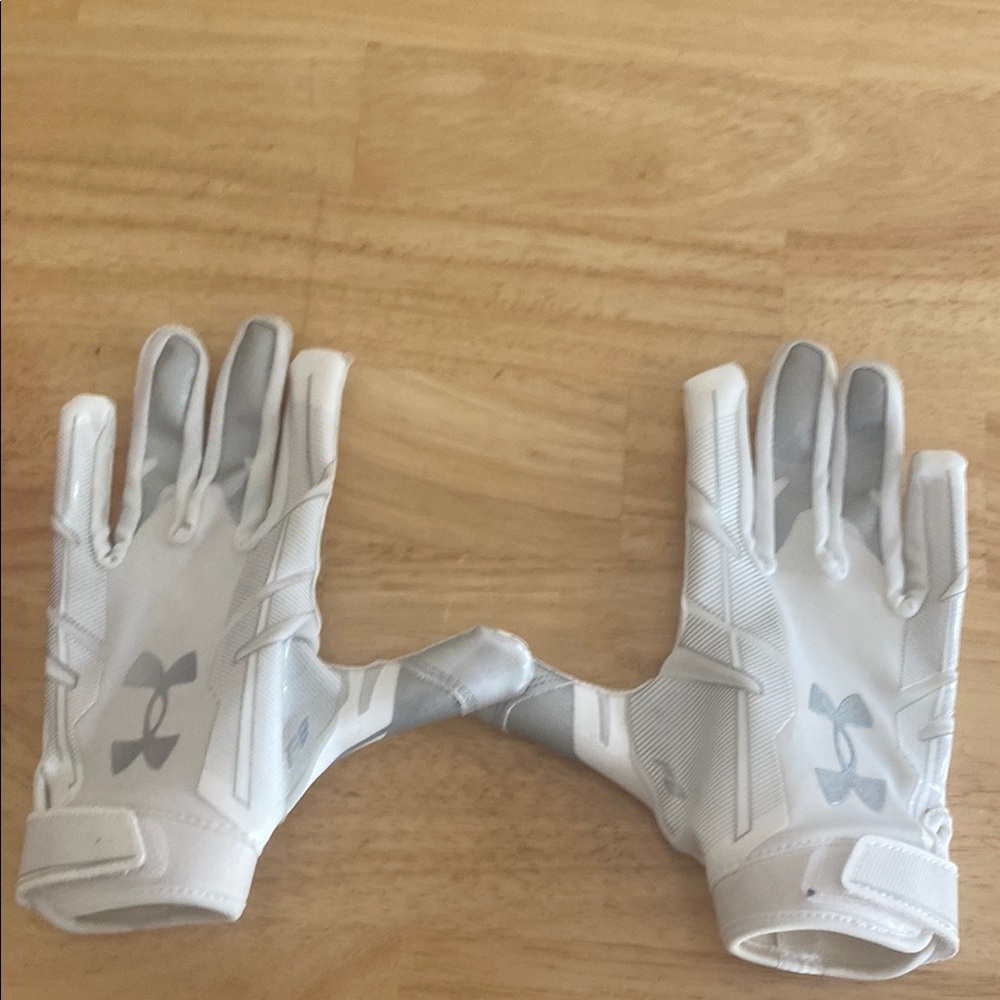 Under Armour White and Gray Gloves